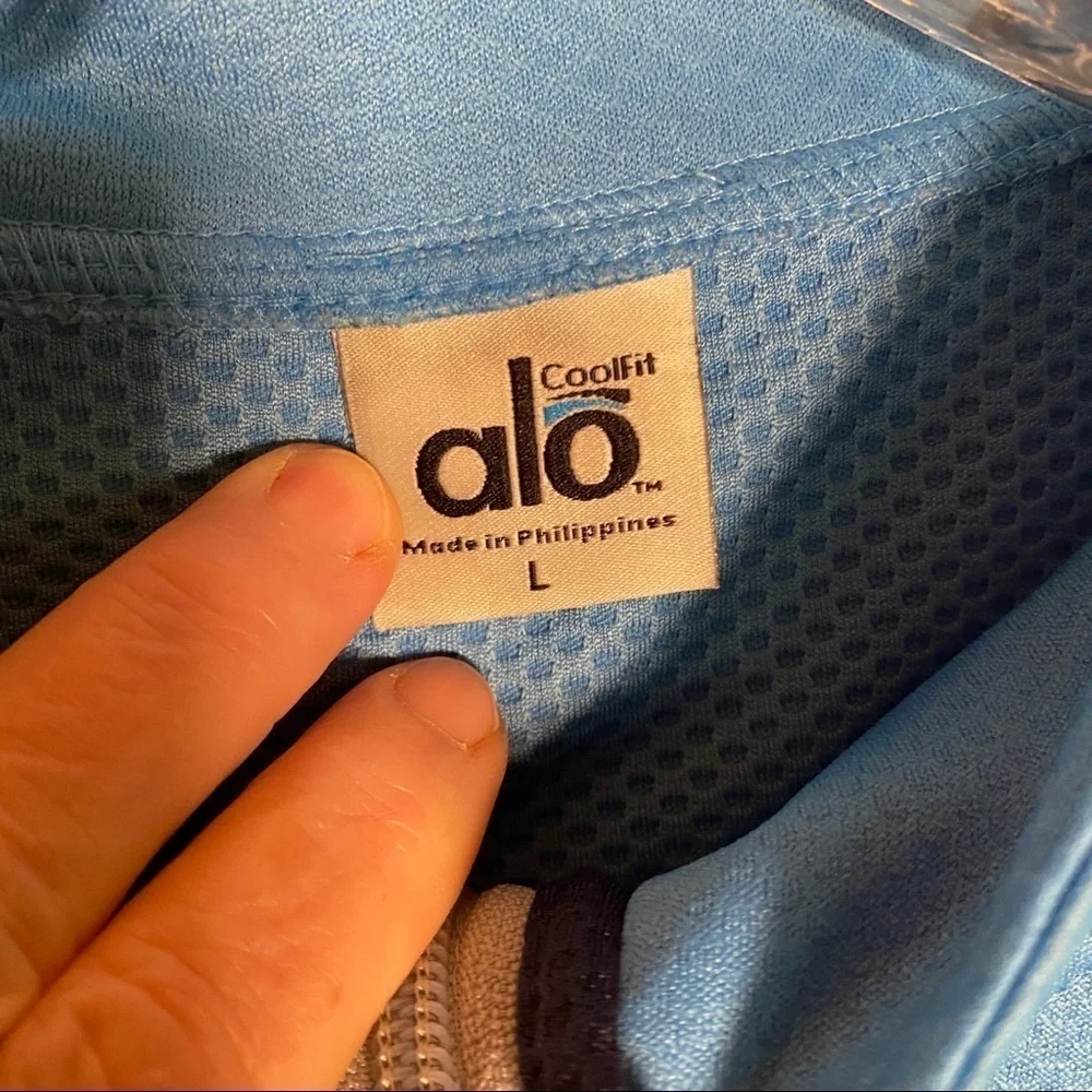 ALO YOGA Jacket. Zip front. Turquoise/Navy. Size L